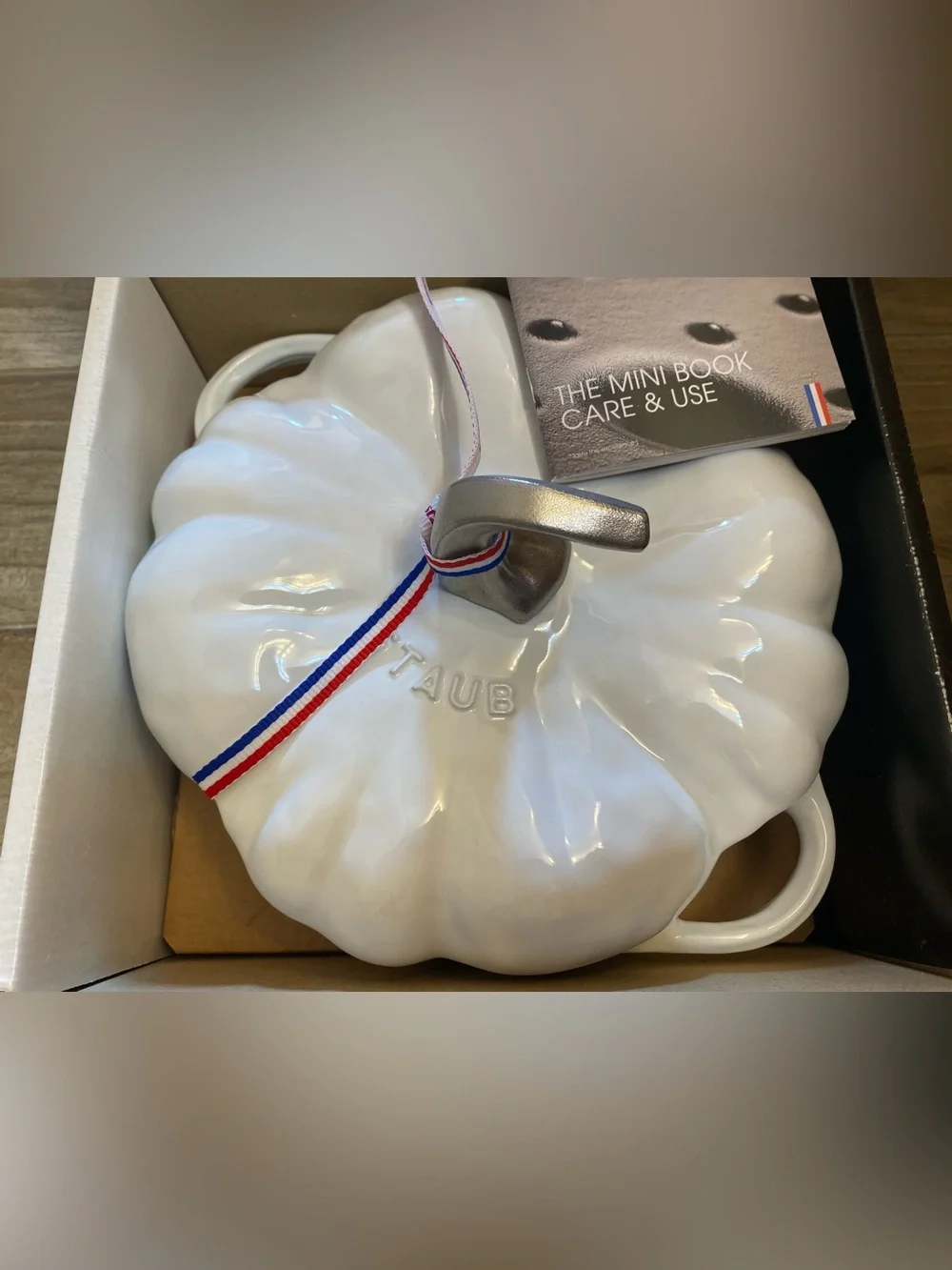 STAUB ❤️CAST IRON 3.5 qt, Pumpkin With Stainless Steel Knob, Pure-white NIB